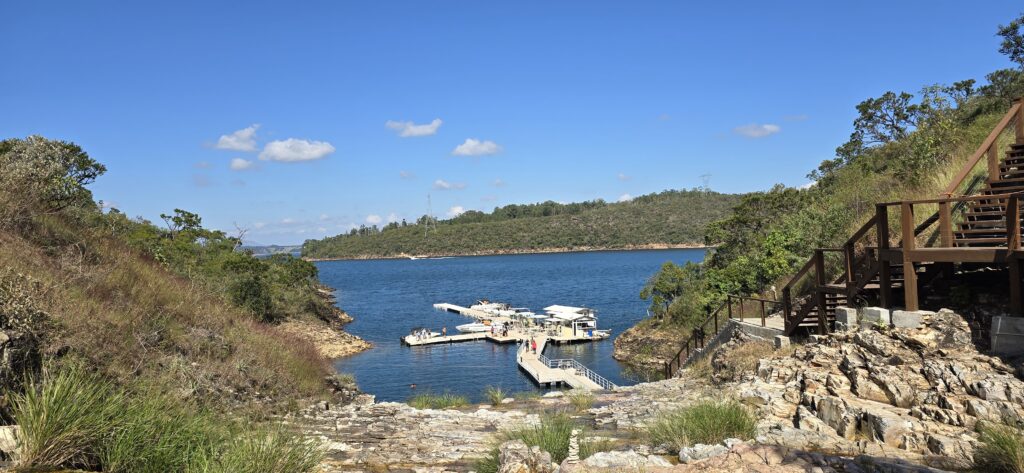 Bar Flutuante em Capitólio durante passeio pelo Lago de Furnas